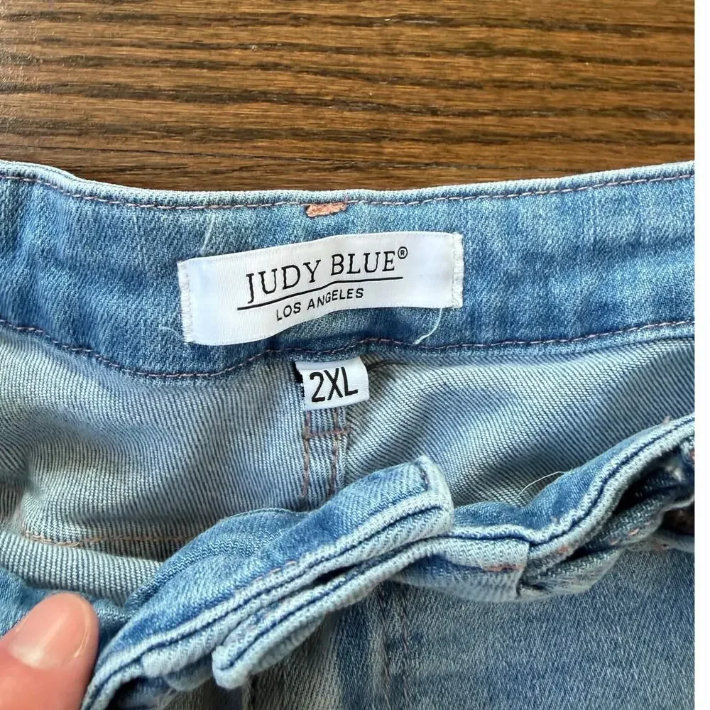 Judy Blue Light Wash Denim Short With Braided Waist Size 2XL